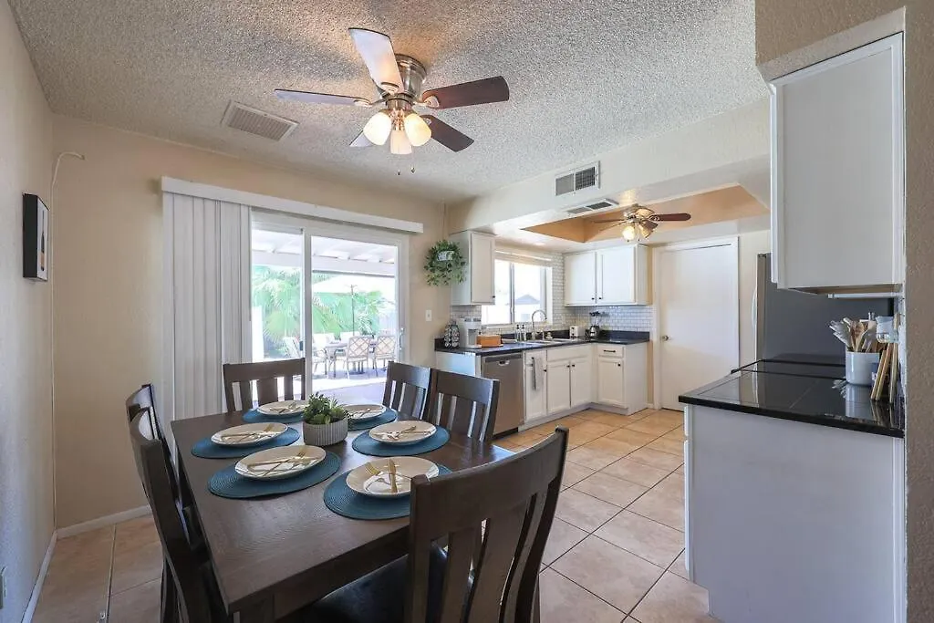 Oasis On 12Th - 3 Bed With Pool ,Bbq & Fire Pit Vila Phoenix Casa de Férias